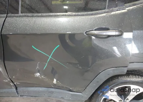 2018 Jeep Compass Latitude 4X4 из США, поврежденный, VIN 3C4NJDBB9JT116391